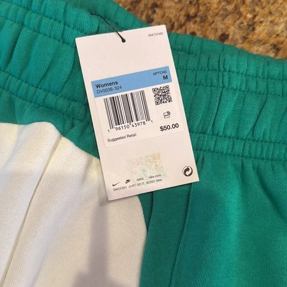 Nike Shorts - Picture 4 of 5